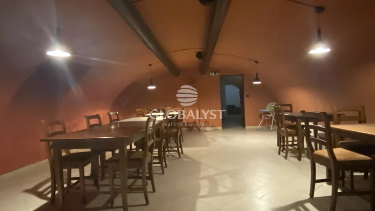 Prenajmeme štýlové reštauračné priestory - 382 m2 v historic