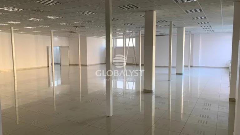 Obchodné priestory - 390 m2, vo frekventovanom OC na Furči