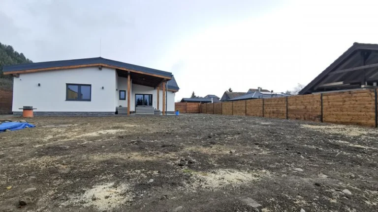 41920-Predaj rodinného domu v obci Vlachy časť Vlašky
