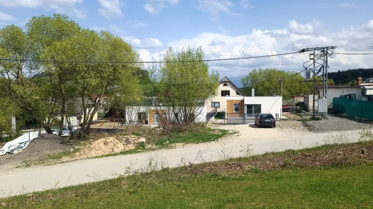 Novostavba 3 izb.rod.domu ( Holodom ), 416 m2 - Brezany