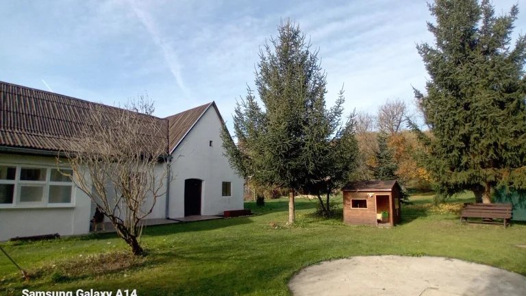 Dom s krásnymi záhradami