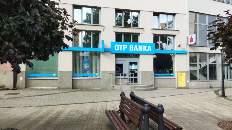 prenájom priestorov po banke v centre mesta Ružomberok