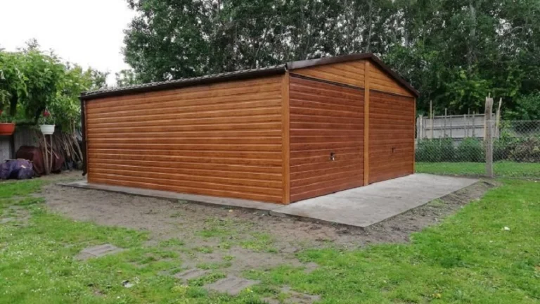 PLECHOVÁ GARÁŽ 6 x 5m VZOR DREVA
