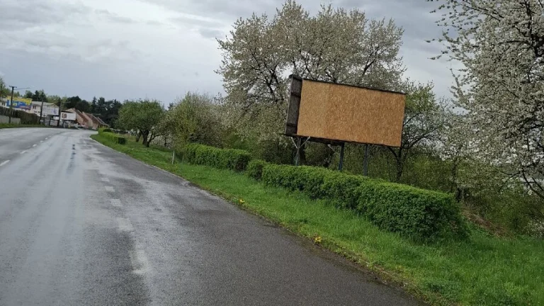 Reklamný billboard na prenájom v Snine