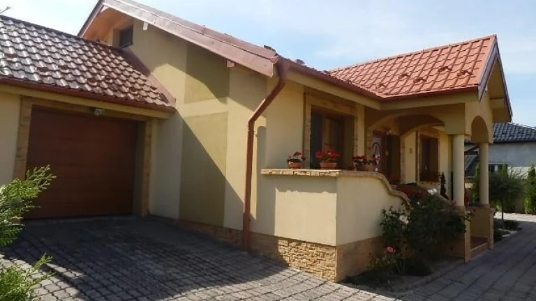 Predaj, rod. dom, Stráňany, Michalovce, 300.000 €