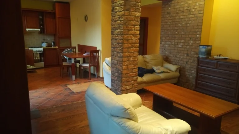 3-izbový na Topoľovej , nadštandardný, blízko centra