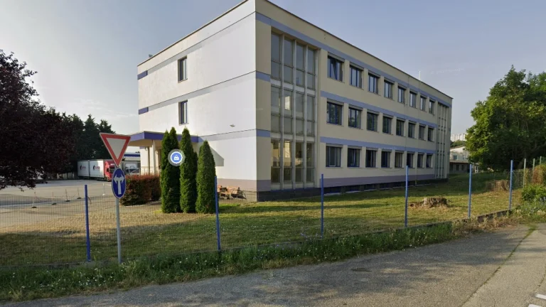 Na prenájom kancelárie od 15-55 m2, Nitra, Pražská