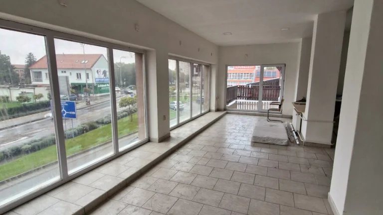Obchodný priestor na prenájom vo Veľkom Mederi