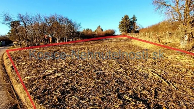 Pozemok 1000 m2 v chatárskej oblasti Sečovce smer Dargov