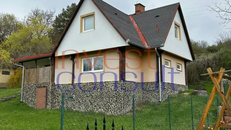 2307-NA PREDAJ ZARIADENÁ REKREAČNÁ CHATA
