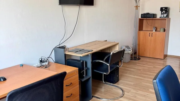 Odstúpim zariadenú kanceláriu v DNV – len 95€/mes