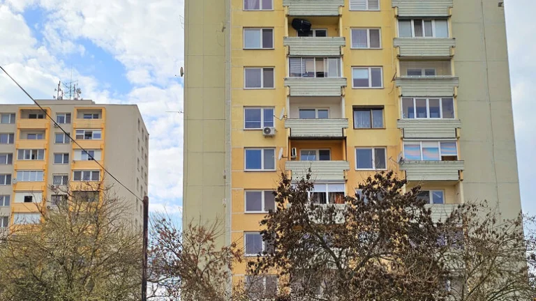 EXKLUZÍVNE, PREDAJ, 2-izbový byt s balkónom, Mochovská ul.,