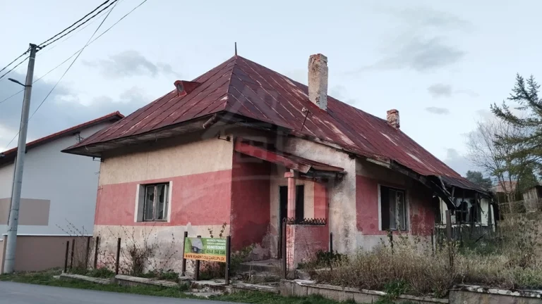 Pozemok so starším domom v obci Horná Štubňa