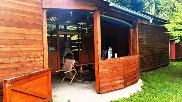 UHORSKÉ- Chatky 48 m2 pri vodnej ploche