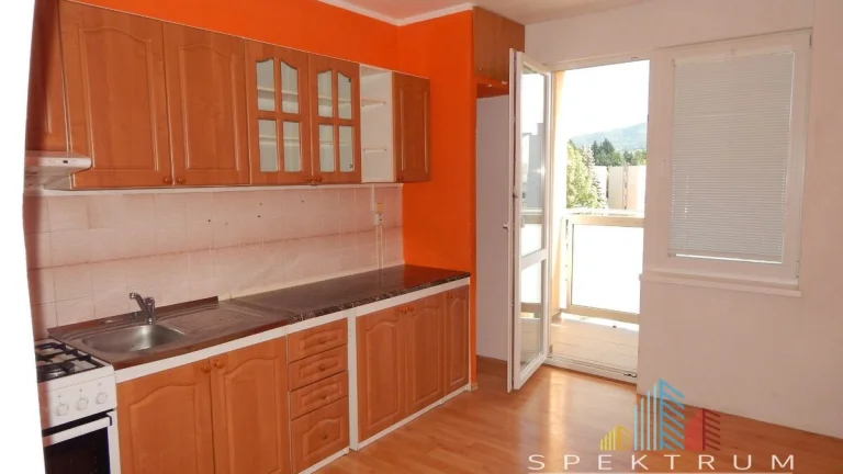 PREDANÉ-SPEKTRUM REALITY- Na Predaj 3-izbový byt, 70 m2, Han