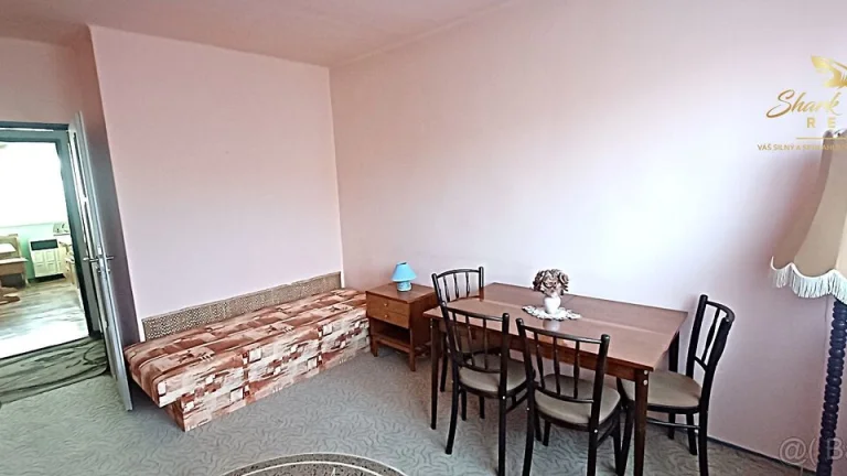PREDANÉ - Presvetlený veľký 3 izbový byt / Malé Kozmálovce -