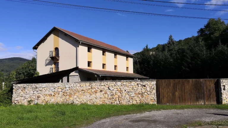 Budova na rôzne účely v Cinobani