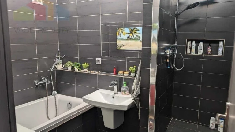 Predaj 3 izbový moderný byt v centre s balkónom
