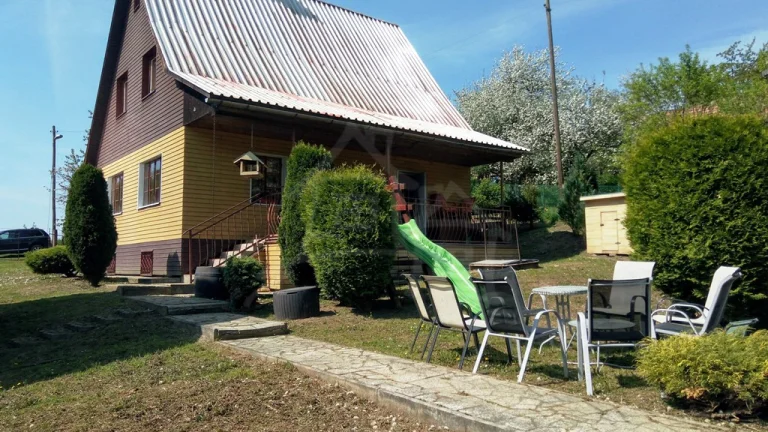Veľká chalupa na slnečnom pozemku s jedinečným výhľadom