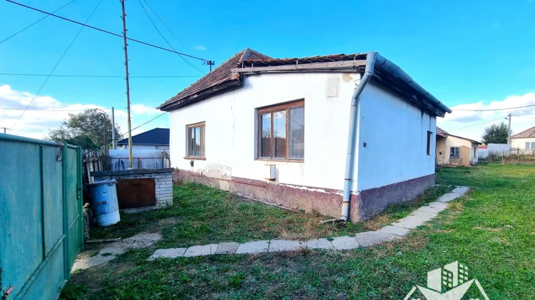 Exkluzívne - Na predaj priestranný stavebný pozemok so starš