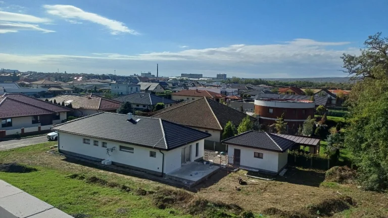 Predám rodinný dom -- lokalita Tehelne pole -- Michalovce