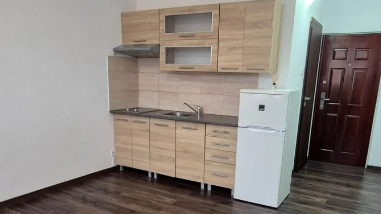 Garsónka len na dlhodobý prenájom pre jednu pracujúcu osobu.