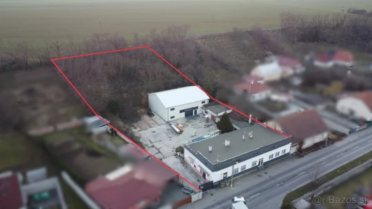 Multifunkčná budova so skladom Topoľčany