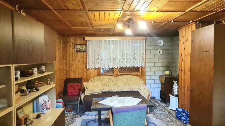 ZÁHRADNÁ CHATKA 3 IZBY PLUS KUCHYŇA REKONŠ. PADLIČKOVO 382M2