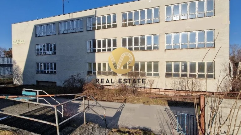 Na PREDAJ budova 3000m2 v Nitre