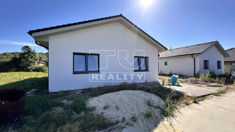 NOVOSTAVBA TEHLOVÉHO 4-IZBOVÉHO RODINNÉHO DOMU, 107m2,...
