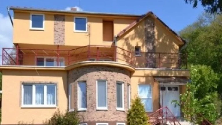 Priestranná rekreačná chata v Chľabe/Tágas üdülőház Helemba