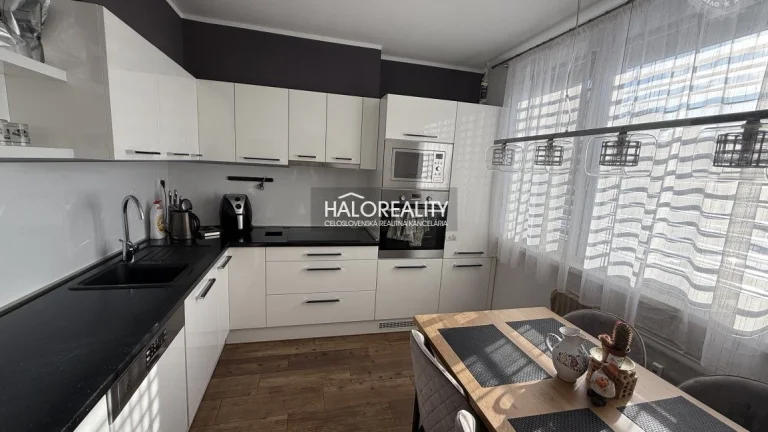 HALO reality - Predaj, trojizbový byt Nové Zámky, Juh, kompl
