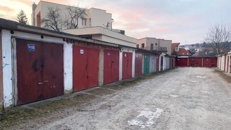 Predám garáž v Košiciach na Kalvárii - nad amfiteátrom, nie