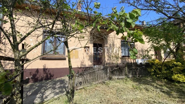 Na predaj 2-izbový byt s pozemkom, Jablonica