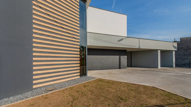 Vila s nadčasovou architektúrou- Prešov, bývanie, podnikanie