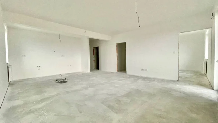 NA PREDAJ 3-IZBOVÝ BYT + samostatný šatník, STUPAVA, ul. Ján