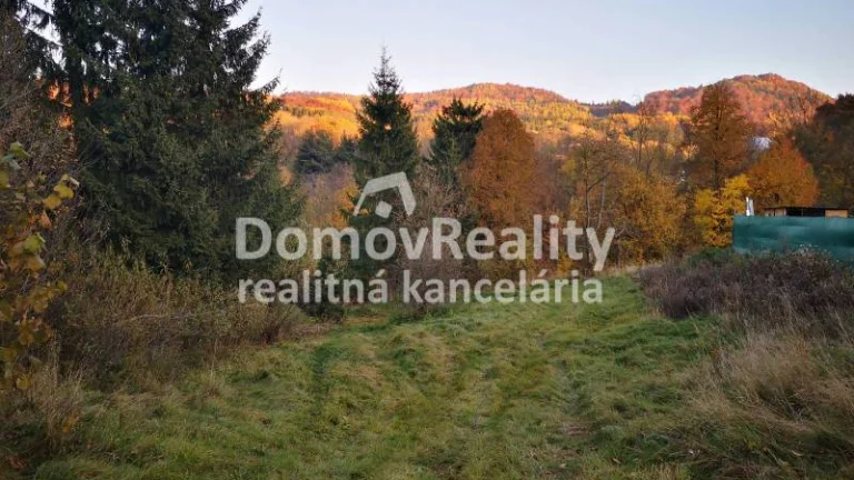 Stavebný pozemok v Handlovej – Horný koniec, slnečný, 1626 m