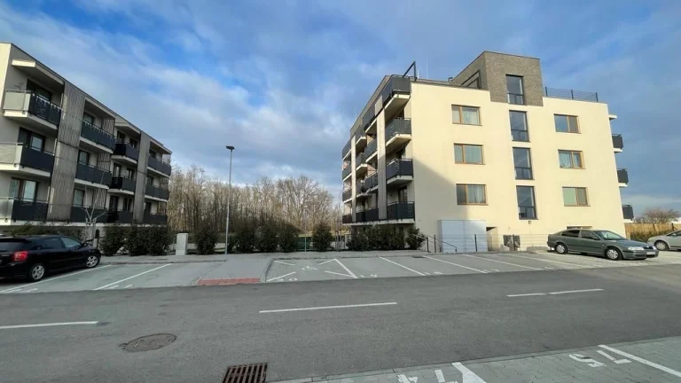 Prenajmem 2i byt, novostavba,zariadeny,parking, Hamuliakovo