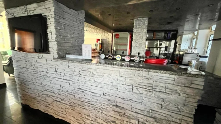 PRENÁJOM: obch.priest. Svit, Štúrova ul. 200-250m2, 1100 €/m