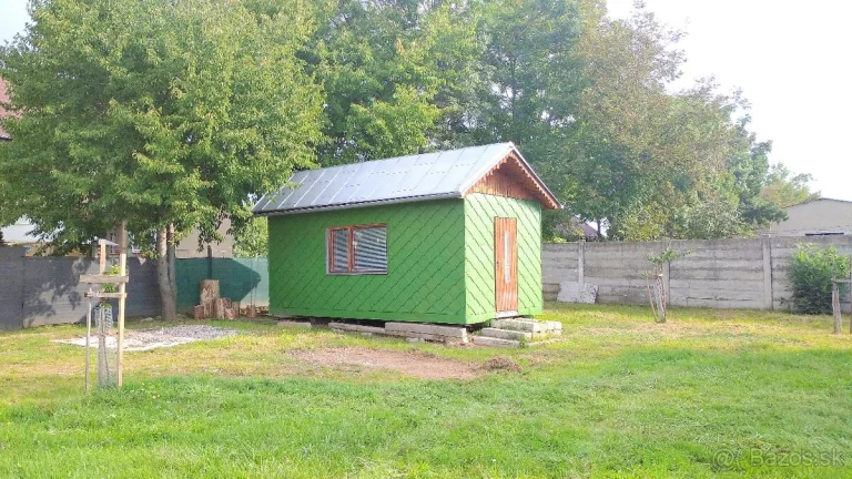 PRENÁJOM pozemok 3940 m² s unimobunkou v Rybanoch