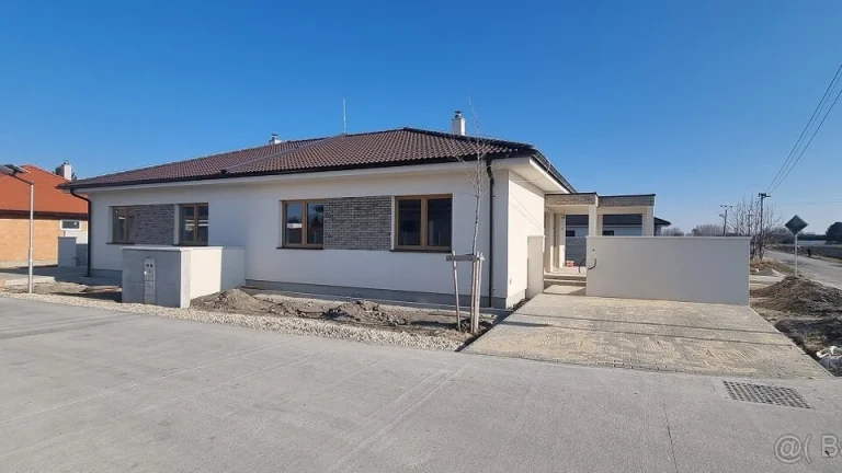 Moderný 3 izbový rodinný dom na predaj v Holiciach
