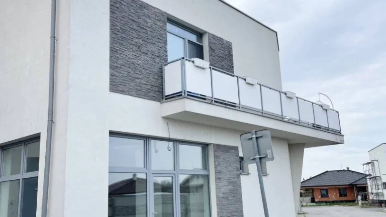 Na prenájom: obchodný priestor, novostavba, Čierny Brod, cen