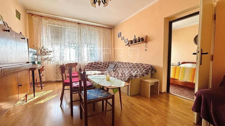 Na predaj 3 izbový byt s balkónom TOPOĽČANY - Východ