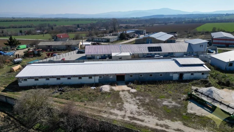 Ponúkam na predaj výrobno-skladové priestory v obci Veľké Dv