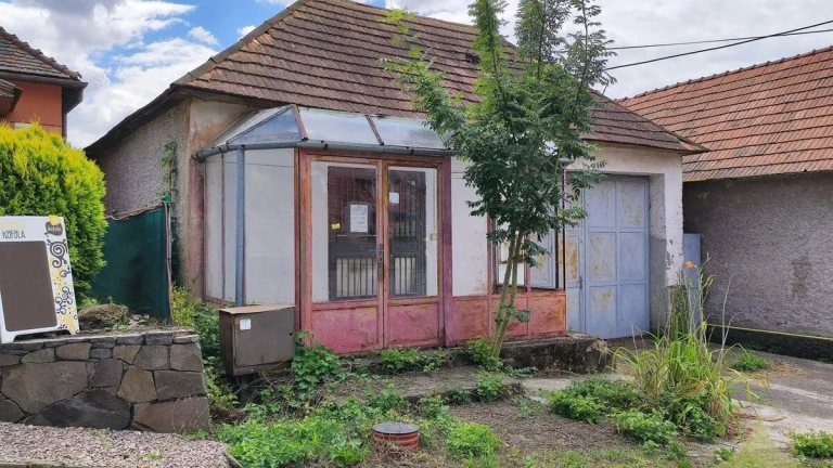 Predaj, pozemok so starším rodinným domom