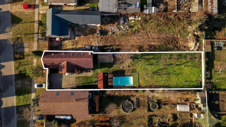 Na predaj: Krásny a útulný rodinný dom s bazénom v pokojnej