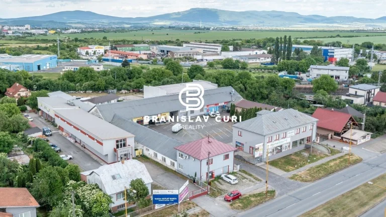 OBCHODNO-SKLADOVÝ AREÁL V BARCI