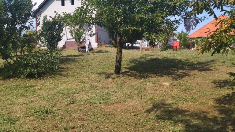 Predám záhradu s hospodárskou budovou