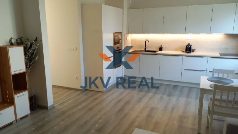 Na prenájom 2 izbový byt v Bratislave časť Nové Mesto