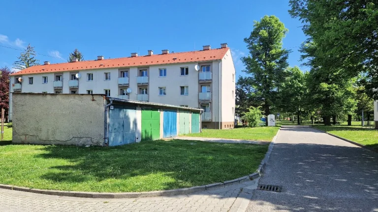 Na predaj murovaná garáž v Dubnici nad Váhom